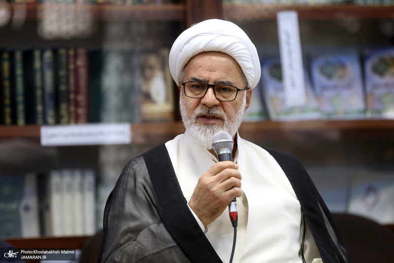 مراسم تقدیر از دست اندرکاران همایش نکوداشت وکلای حضرت امام خمینی (س)