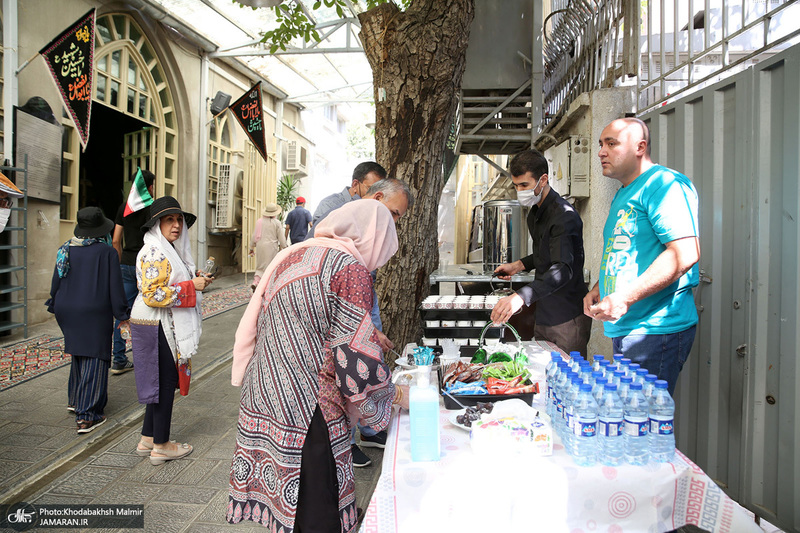 بازدید جمعی از گردشگران خارجی از بیت امام خمینی در جماران‎‎