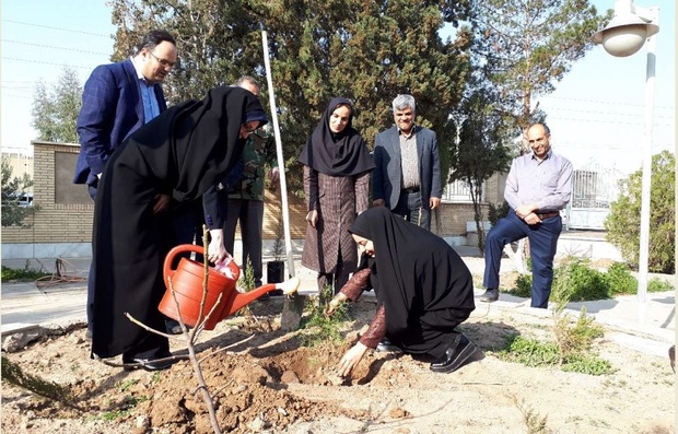 خبرنگاران ایرنا سمنان به پویش درختکاری پیوستند