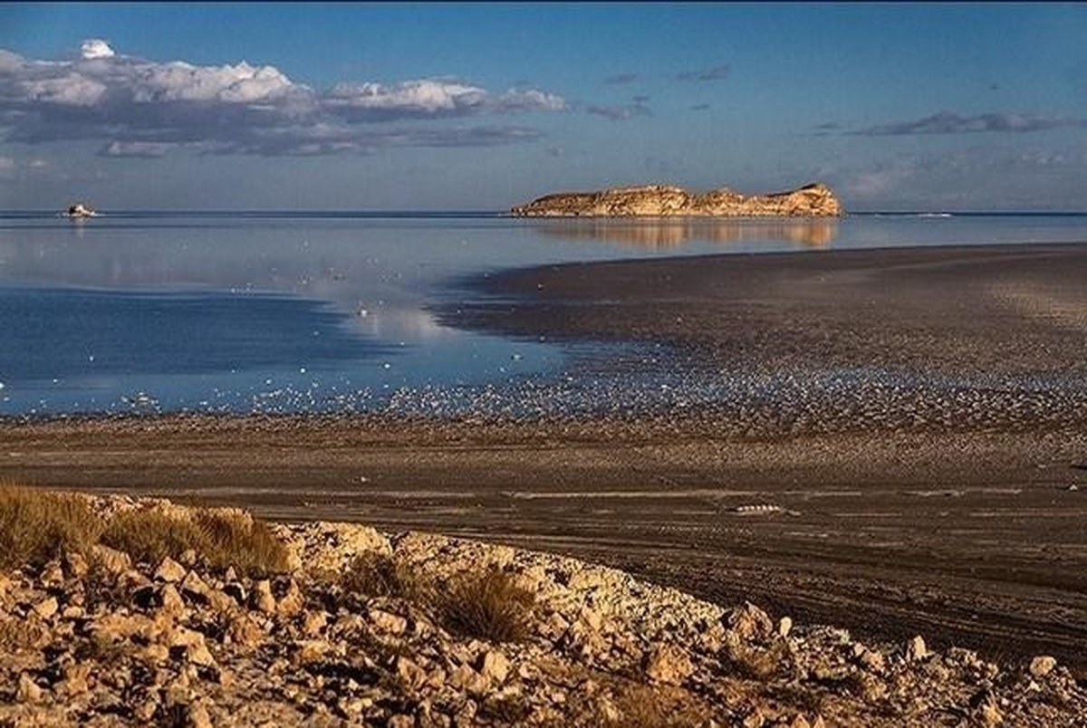 دریاچه ارومیه آرام آرام به زندگی باز می‌گردد