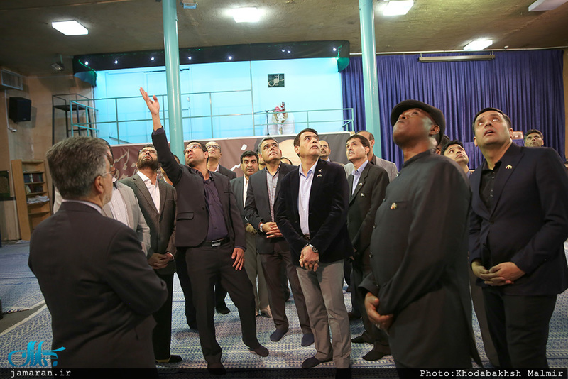 بازدید جمعی از استادان و دانشجویان دانشگاه دفاع ملی پاکستان از بیت امام خمینی (س) در جماران 