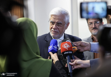 عارف: برای رسیدن به رشد ۸ درصدی بیش از صد میلیارد دلار باید سرمایهگذاری شود/ دولت باید تسهیلگری کند، بخش خصوصی وارد شود/ باید اطمینان بخش خصوصی را جلب کنیم/ سرمایهگذار باید مطمئن شود که هر وقت خواست میتواند سرمایه اش را در اختیار بگیرد