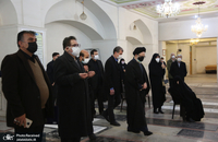 سید محمد خاتمی بر پیکر خواهر امام موسی صدر نماز خواند (11)