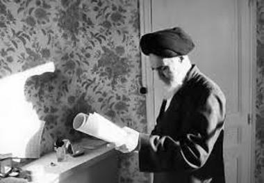 What had Imam Khomeini (s) written in the note that was hidden in a house in Yazd?