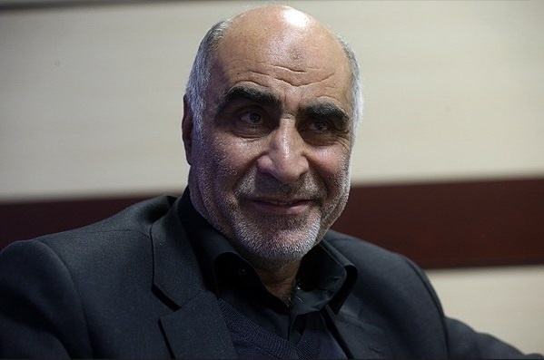 نظر یک فعال سیاسی اصولگرا در مورد پیشنهاد رفراندوم رئیس جمهور: نخست اعتماد مردم به نظام و دولت را بالا ببریم/ دولت اگر اختیار مدیریت ارز ثانویه را به دیگران می سپرد، وضعیت فعلی حاکم نمی شد