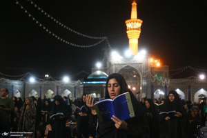 مراسم دعا و احیای شب بیست و یکم ماه رمضان در حرم امام رضا(ع)