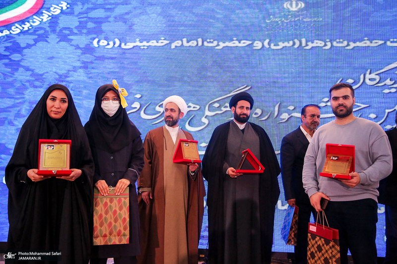 مراسم تجلیل از دانش آموزان برگزیده فرهنگی، هنری و قرآن، عترت و نماز منطقه 19