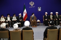 دیدار دست‌اندرکاران همایش بین‌المللی علامه میرزای نائینی با رهبری (2)