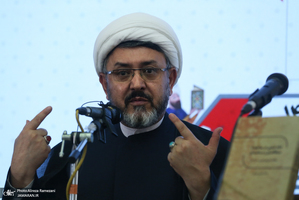 نشست نقد کتاب امام خمینی (ره) در مواجهه با منتقدان و مخالفان