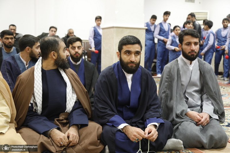 عمامه گذاری طلاب توسط مراجع عظام تقلید در روز میلاد امام علی (ع)‎