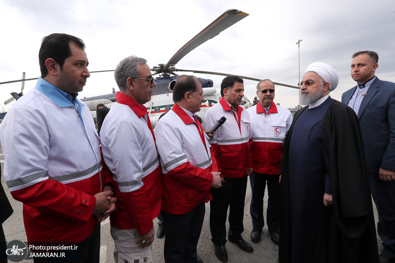 بازدید روحانی از ایستگاه سلامت اورژانس و پایگاه امداد و نجات جاده ای
