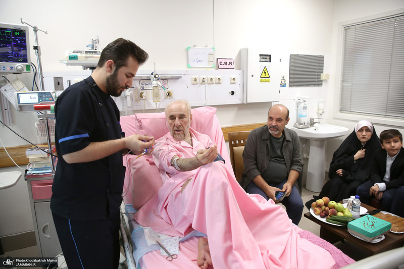 عیادت اقای خاتمی 1