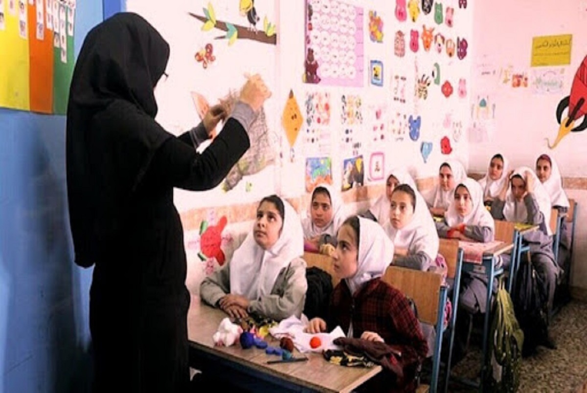 موافقت مجلس با تدریس زبان‌های محلی در مدارس/ رسم‌الخط کتب مربوطه فارسی است