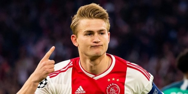 پیشنهاد نجومی منچستر برای شکار گزینه بارسلونا
