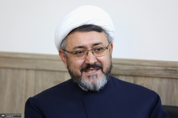 علی کمساری، رئیس مؤسسه تنظیم و نشر آثار امام خمینی(س): رویکرد ما در تخاطب و تعامل با نسل جوان باید جدید، نو، تعاملی و اقناعی باشد/ ابعاد وجودی ناشناخته امام باید کشف شود