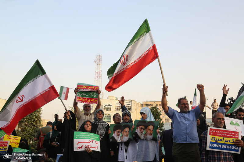 اجتماع مردمی در حمایت از رزمندگان مدافع