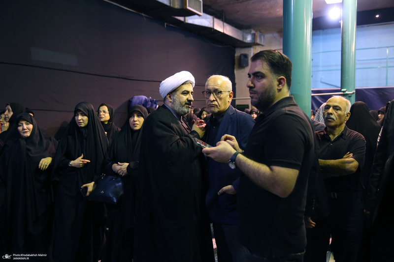 مراسم تشییع مرحوم آیت الله آقای حاج شیخ حسین هاشمیان در حسینیه جماران -2