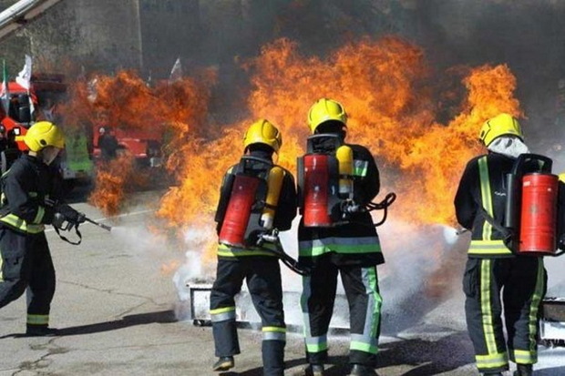 آتش سوزی انبار پوشاک در بازار تهران مهار شد