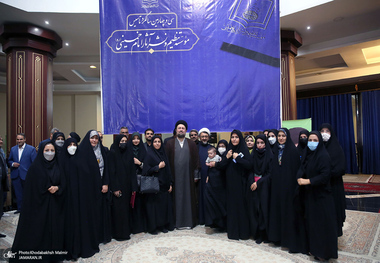 دیدار رئیس و کارکنان موسسه‎ تنظیم و نشر آثار امام خمینی با سید حسن خمینی