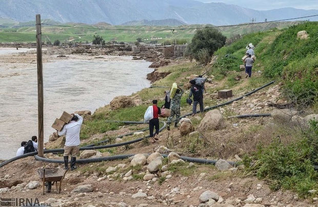 جانشین فرمانده سپاه سمنان: 1700 نفر به کمک سیل زدگان شتافتند