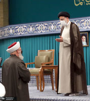 دیدار میهمانان کنفرانس وحدت اسلامى‌ و جمعی از مسئولان نظام با رهبر معظم انقلاب