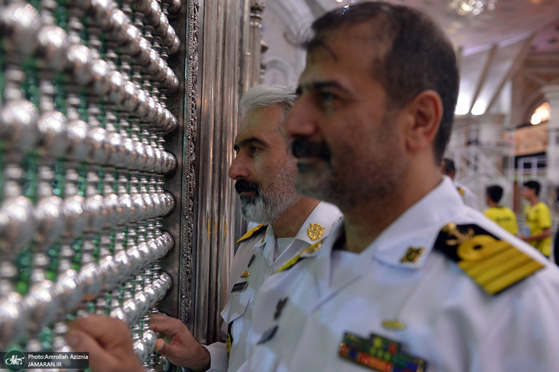 تجدید میثاق تیم های جشنواره ورزشی کارکنان و خانواده های نیروی دریایی با امام خمینی (س)