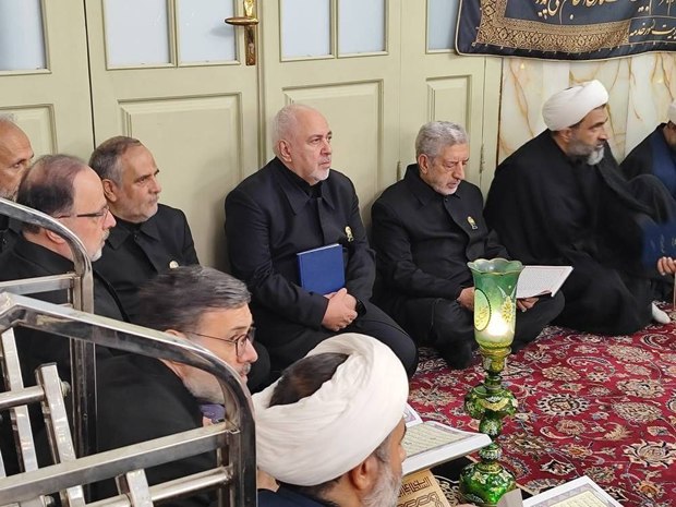 حضور ظریف در مراسم خطبه خوانی روز اربعین حسینی در حرم امام رضا (ع) + عکس