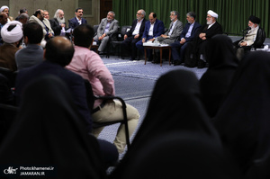 دیدار جمعی از شاعران و اهالی فرهنگ و ادب با رهبر معظم انقلاب