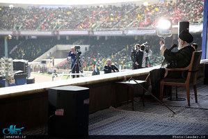 حضور و سخنرانی رهبر معظم انقلاب در همایش ده‌ها هزارنفری «خدمت بسیجیان» در ورزشگاه آزادی