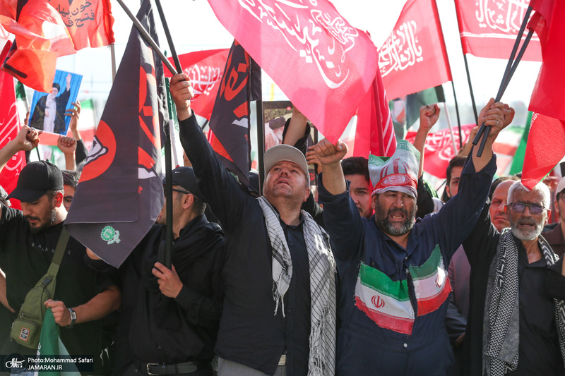 اقامه نماز بر پیکر مطهر رهبر شهید انقلاب