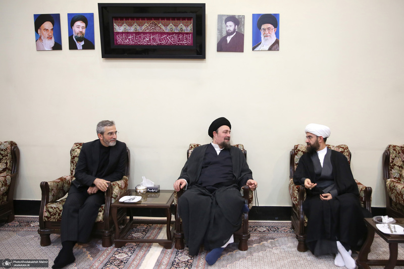 دیدار سرپرست و کارکنان وزارت خارجه باسید حسن خمینی در حرم مطهر امام خمینی (س)