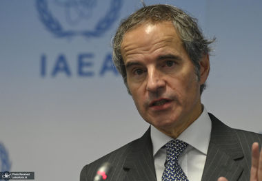 گروسی: ایران باید وارد تعامل با آژانس شود/ قرار است با عراقچی دیدار کنم 