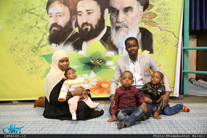 بازدید گردشگران خارچی از بیت امام خمینی (س) در جماران