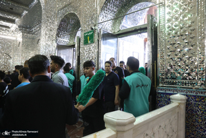 غباروبی ضریح مطهر حضرت عبدالعظیم حسنی (ع) و امام زاده حمزه (ع)